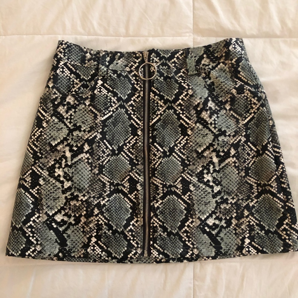 Hazel boutique snake skin mini skirt